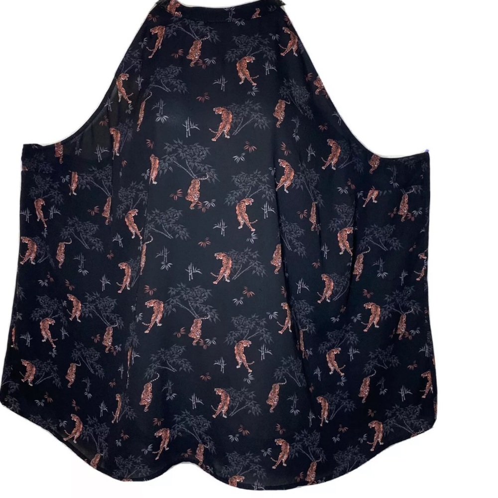 Torrid Size 4 Tiger Print Halter Top Sleaveless Tiger Bamboo Black